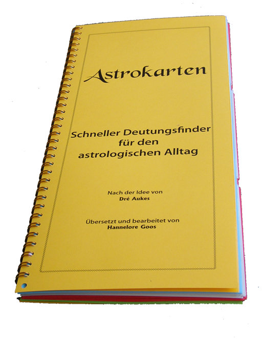 Vorderseite der "Astrokarten" Ein Ringband aus bunten Kärtchen, die oberste Seite ist gelb. Aufschrift: Astrokarten, Schneller Deutungsfinder für deb astrologischen Alltag. Autoren